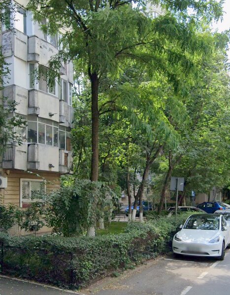 Tineretului, Oraselul Copiilor, apartament 4 camere 92 mp, parter.